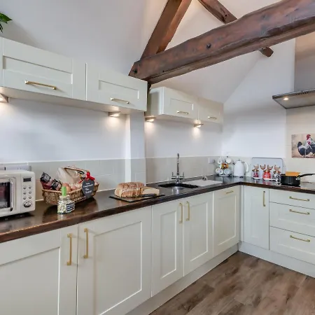 Holiday home The Roost Normanby