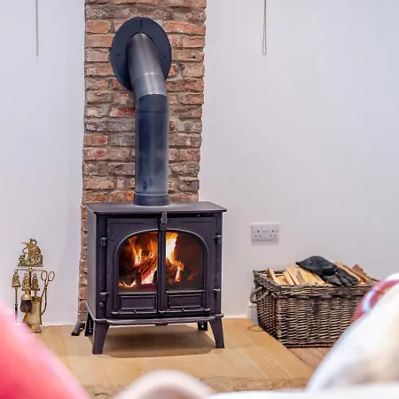 Holiday home The Roost Normanby